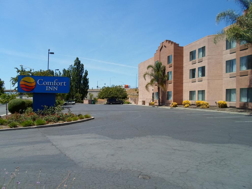 Comfort Inn Silicon Valley East Fremont Exterior photo